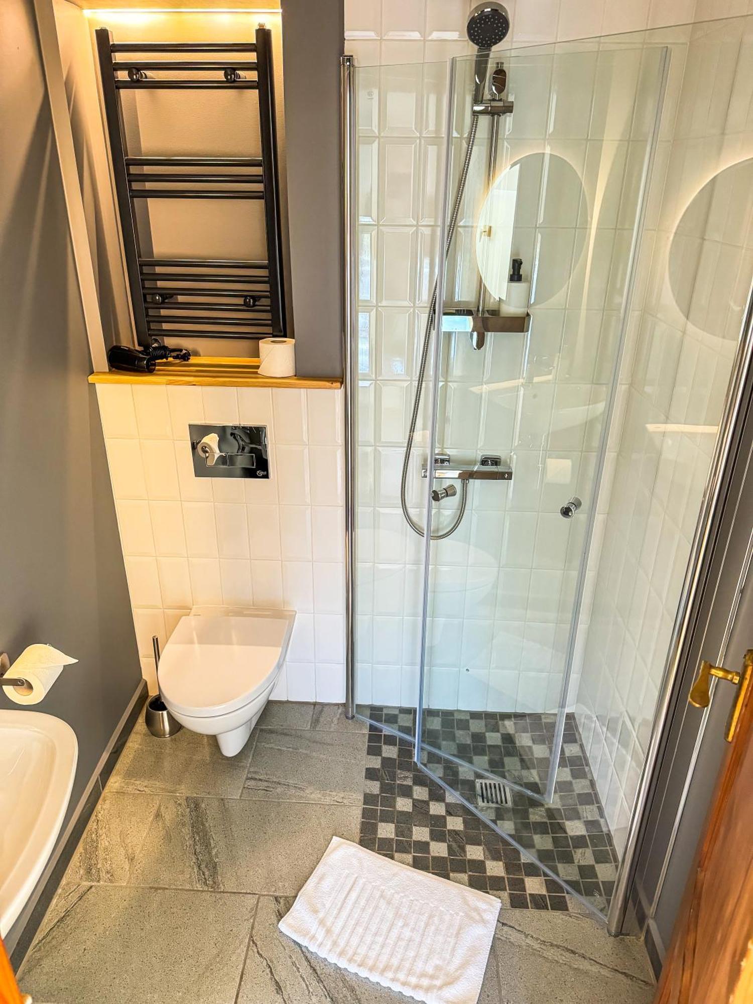 Veldzes Nams Hotel เวนต์สปิลส์ ภายนอก รูปภาพ