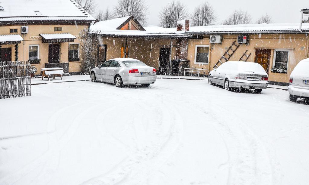 Veldzes Nams Hotel เวนต์สปิลส์ ภายนอก รูปภาพ
